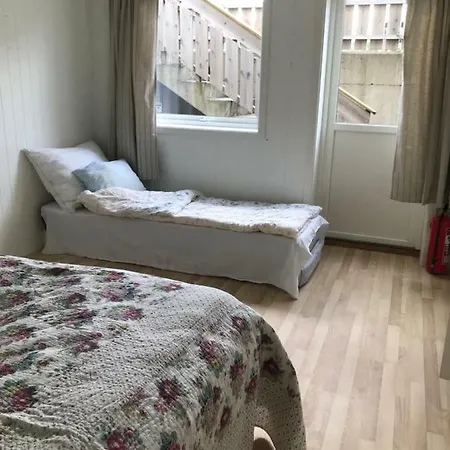 Bonderomantisk Leilighet Ved E-39. Bade Og Fiskemuligheter Apartment *