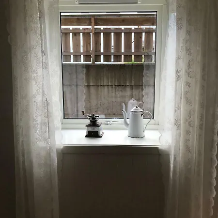Bonderomantisk Leilighet Ved E-39. Bade Og Fiskemuligheter Apartment *