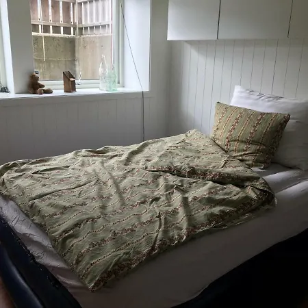 Bonderomantisk Leilighet Ved E-39. Bade Og Fiskemuligheter Apartment